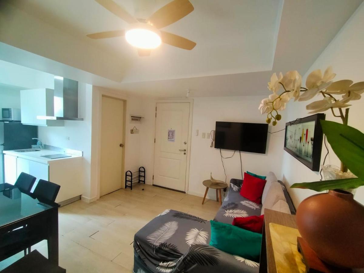 Beach Front Living In The Heart Of The City, Azure Residences Манила Экстерьер фото