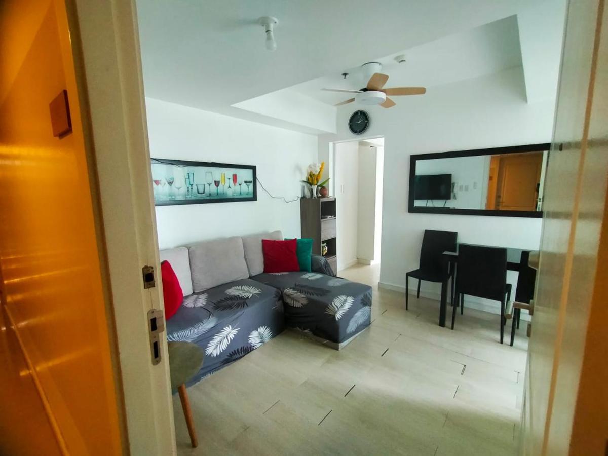 Beach Front Living In The Heart Of The City, Azure Residences Манила Экстерьер фото