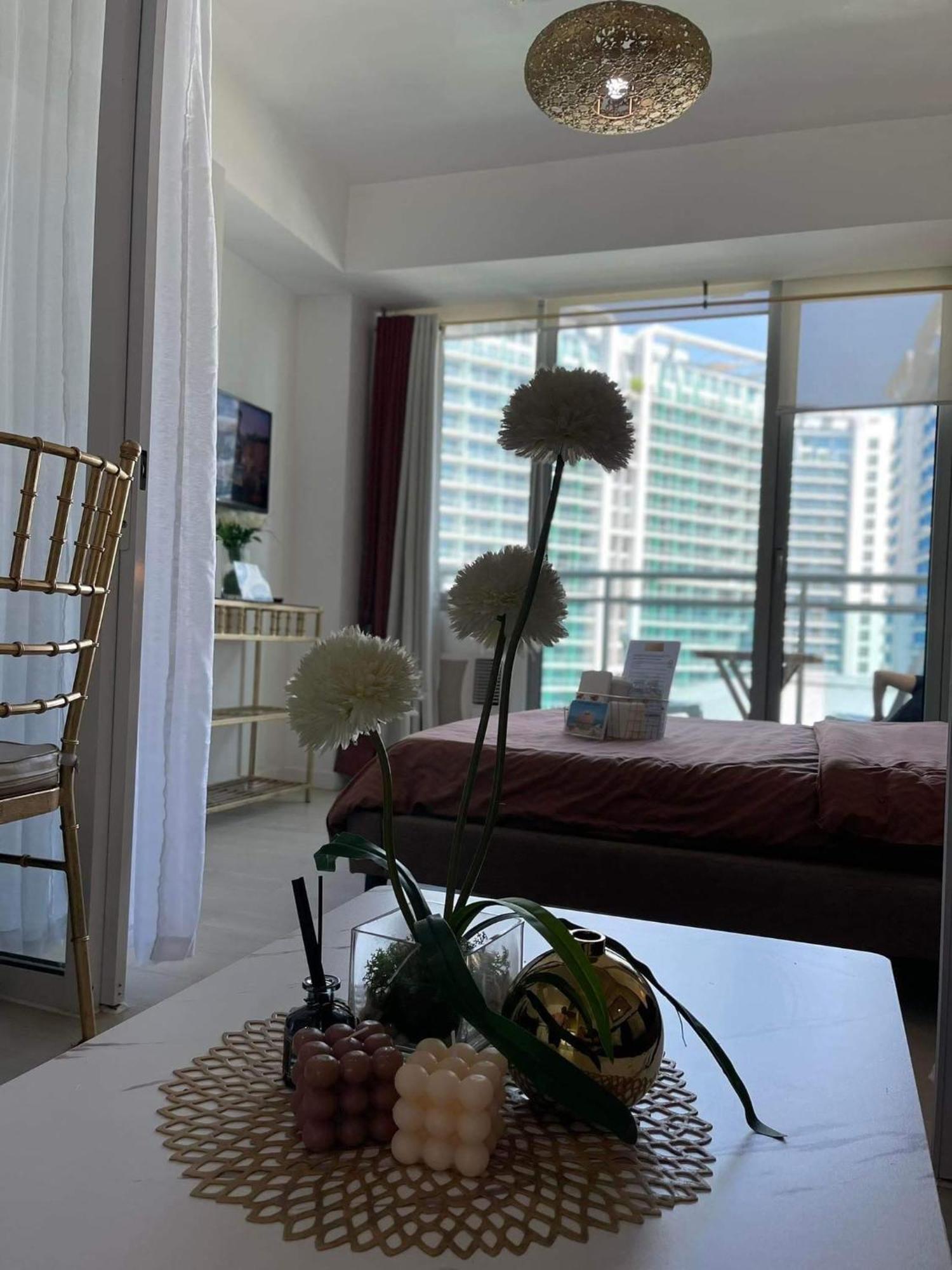 Beach Front Living In The Heart Of The City, Azure Residences Манила Экстерьер фото