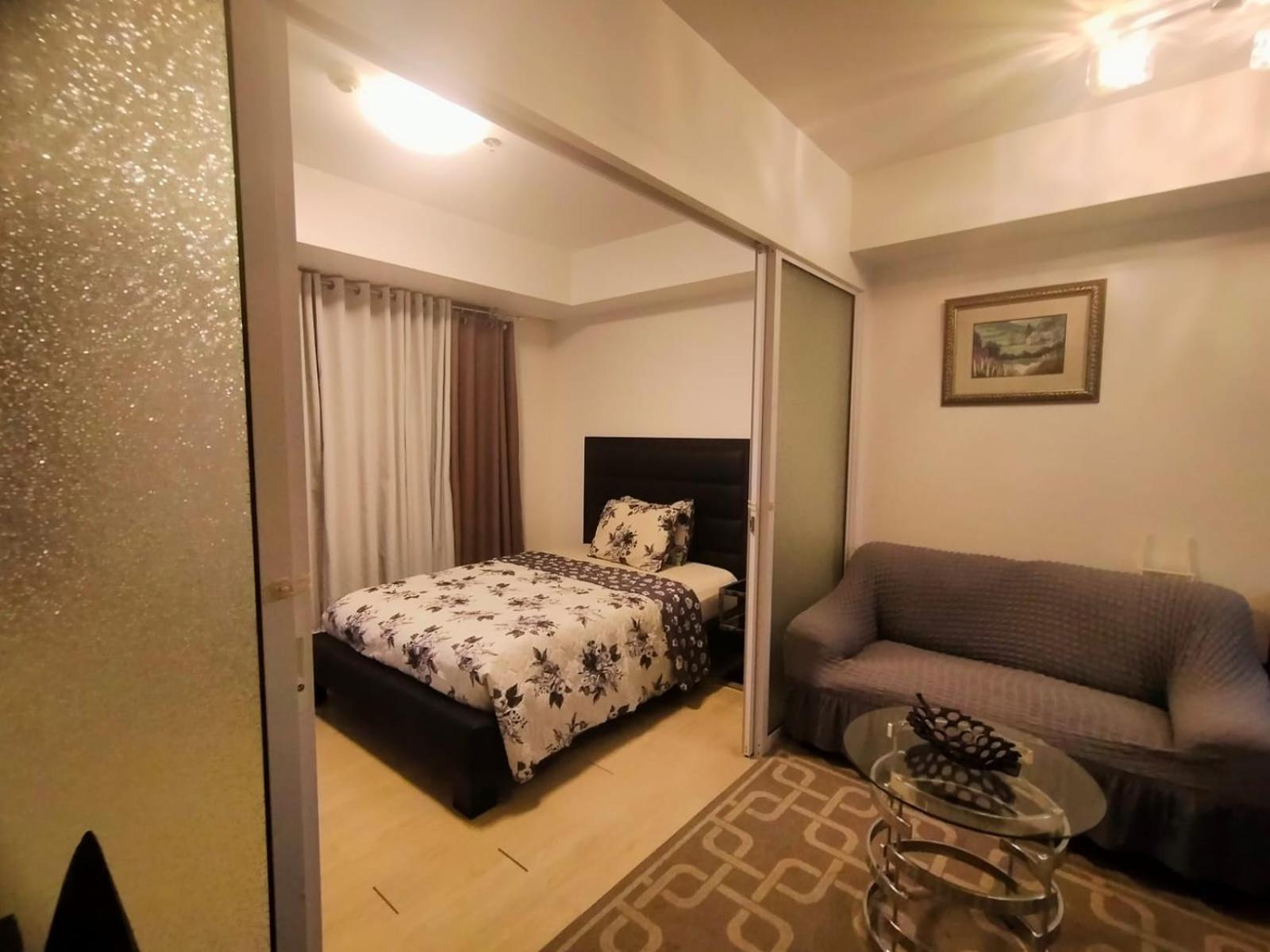 Beach Front Living In The Heart Of The City, Azure Residences Манила Экстерьер фото
