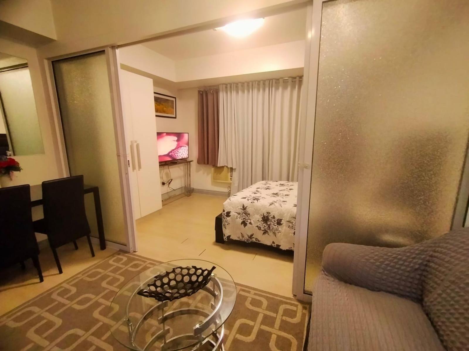 Beach Front Living In The Heart Of The City, Azure Residences Манила Экстерьер фото