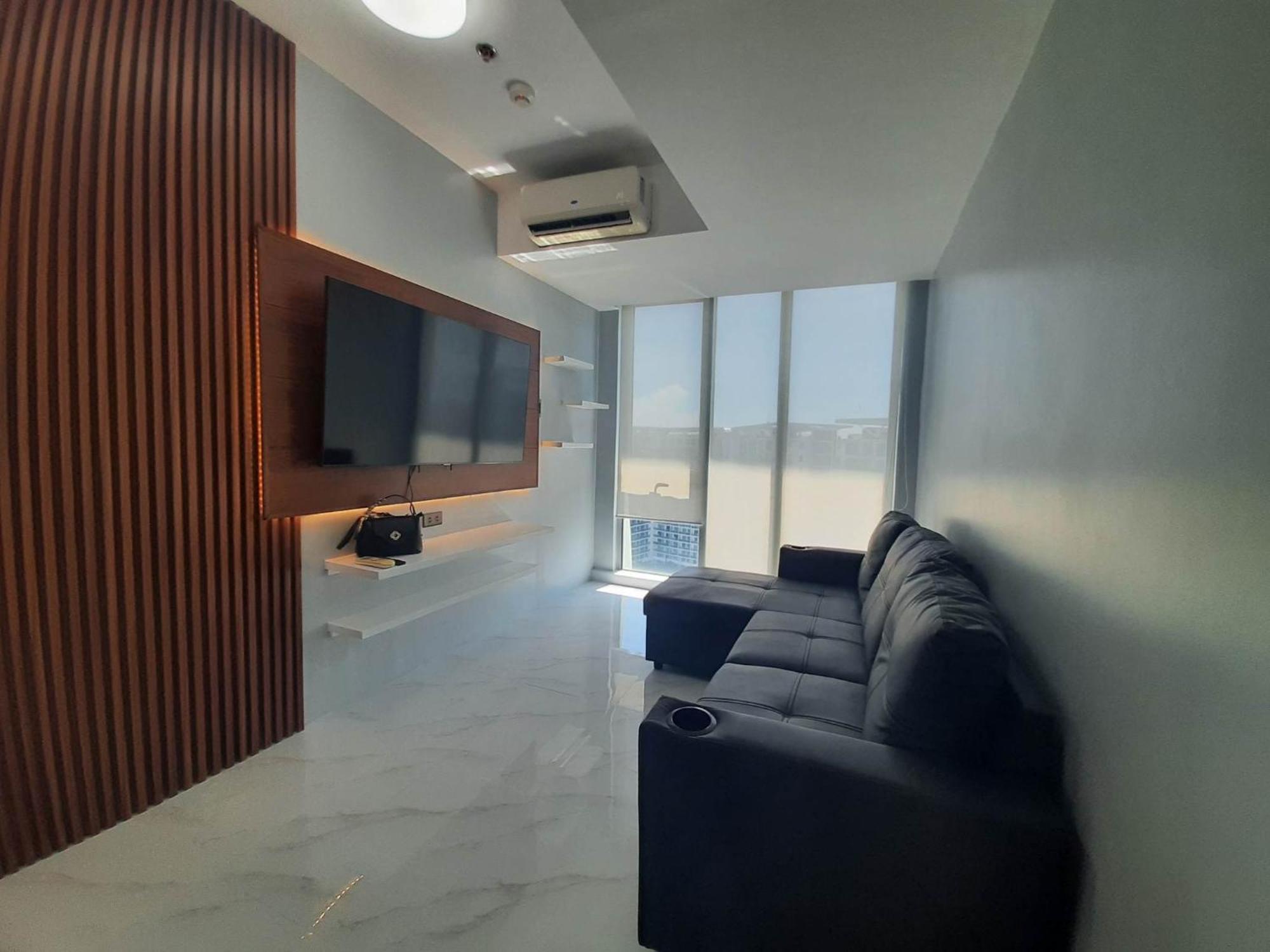 Beach Front Living In The Heart Of The City, Azure Residences Манила Экстерьер фото