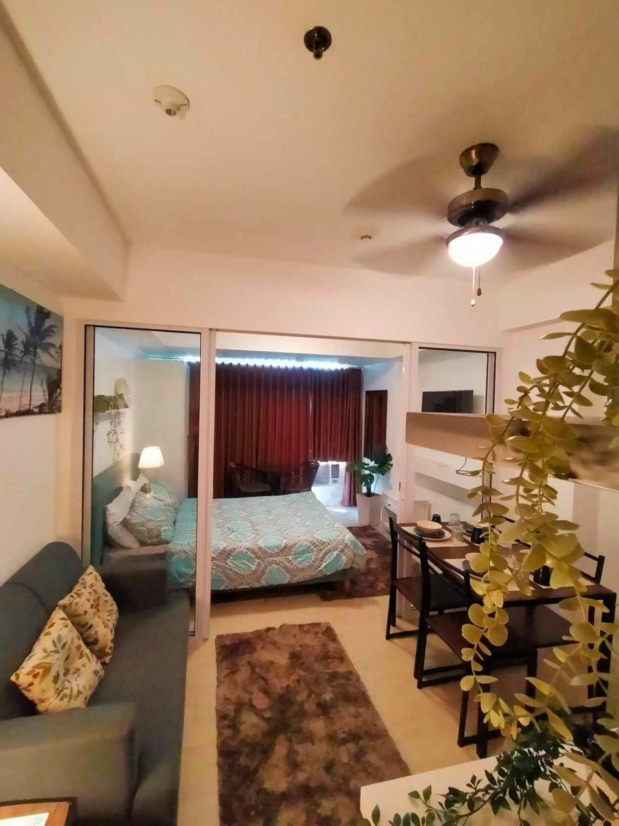Beach Front Living In The Heart Of The City, Azure Residences Манила Экстерьер фото