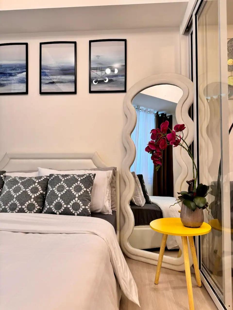 Beach Front Living In The Heart Of The City, Azure Residences Манила Экстерьер фото
